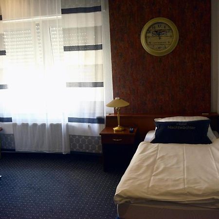 Hotel-Nachtwaechter Уна Екстериор снимка