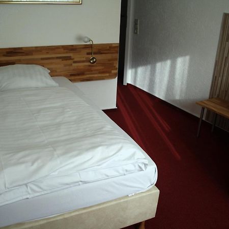 Hotel-Nachtwaechter Уна Екстериор снимка