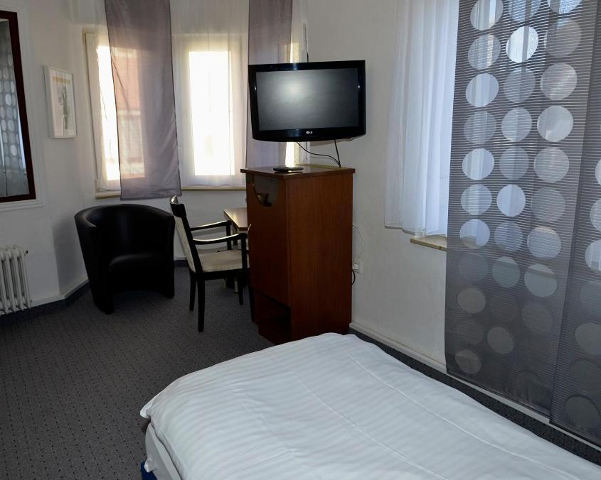 Hotel-Nachtwaechter Уна Екстериор снимка