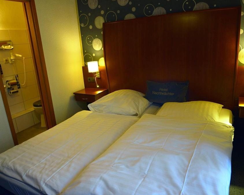 Hotel-Nachtwaechter Уна Екстериор снимка